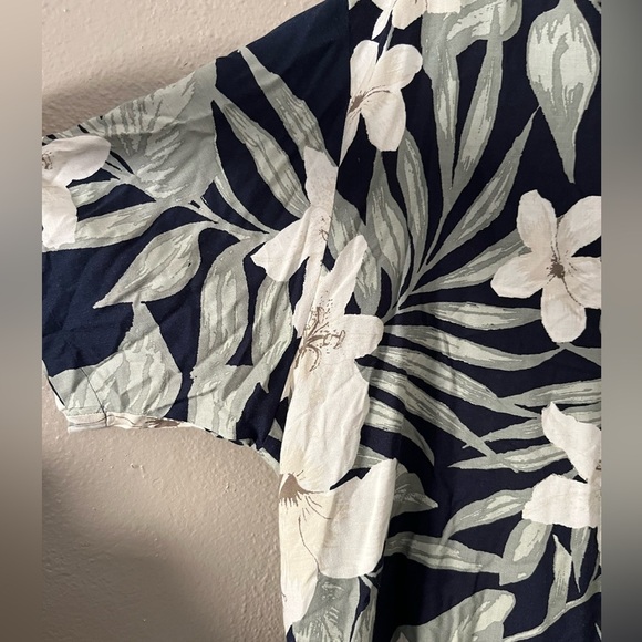 Natural Issue Men’s XL Hawaiian Vintage Rayon Shirt Navy Cream Floral - Picture 8 of 11